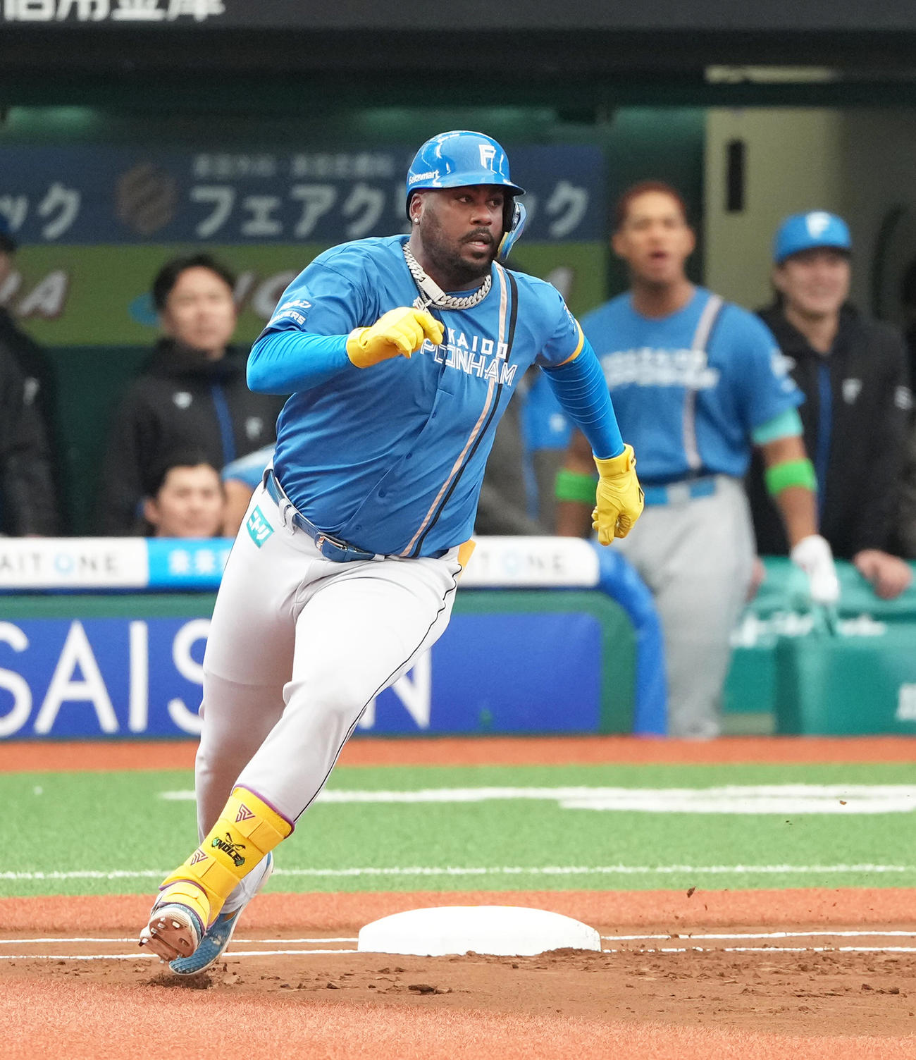 西武対日本ハム　1回表日本ハム2死、レイエスは左二塁打を放つ（撮影・足立雅史）
