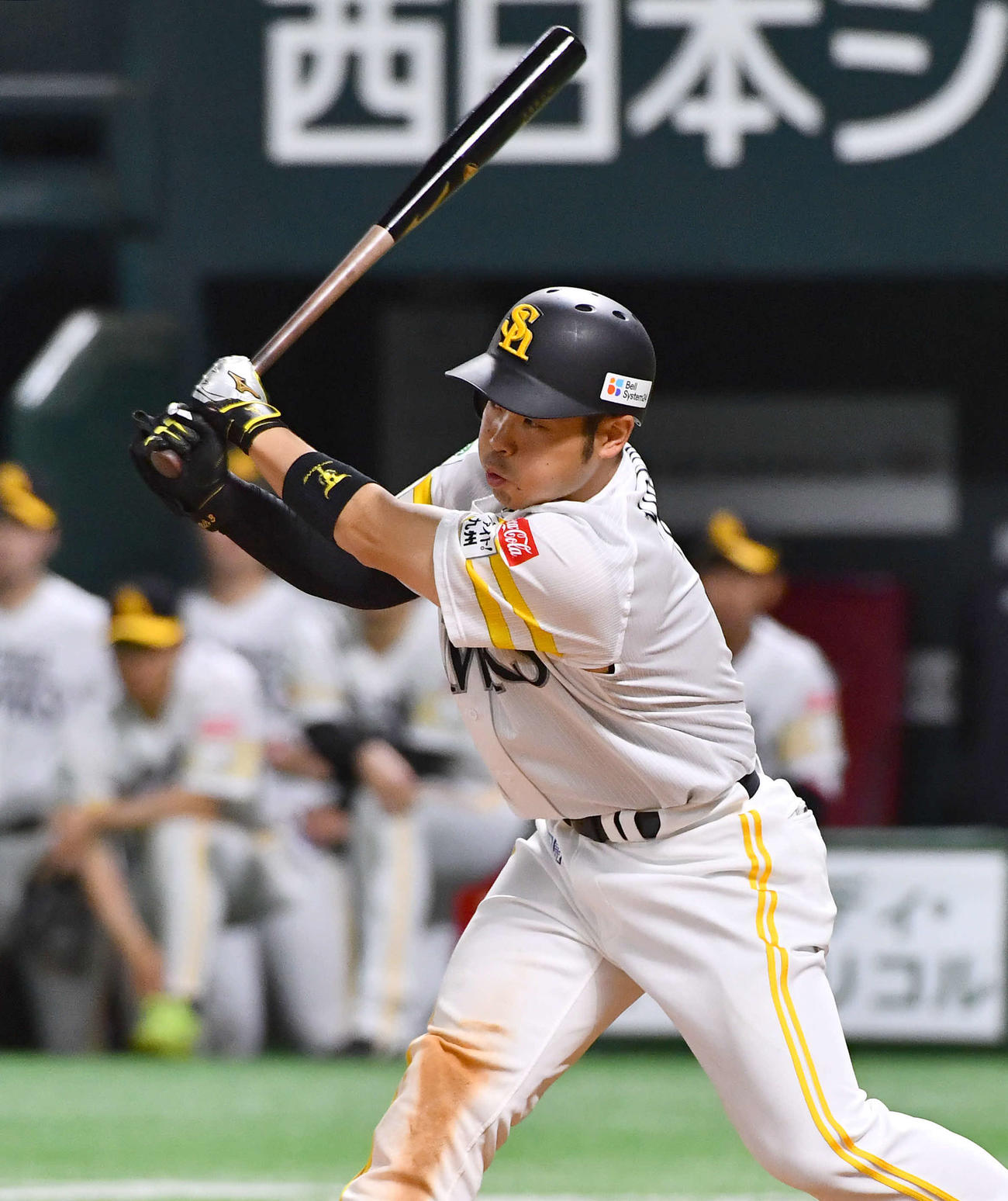 ソフトバンク対ロッテ　9回裏ソフトバンク1死、近藤は中前安打を放つ（撮影・岩下翔太）