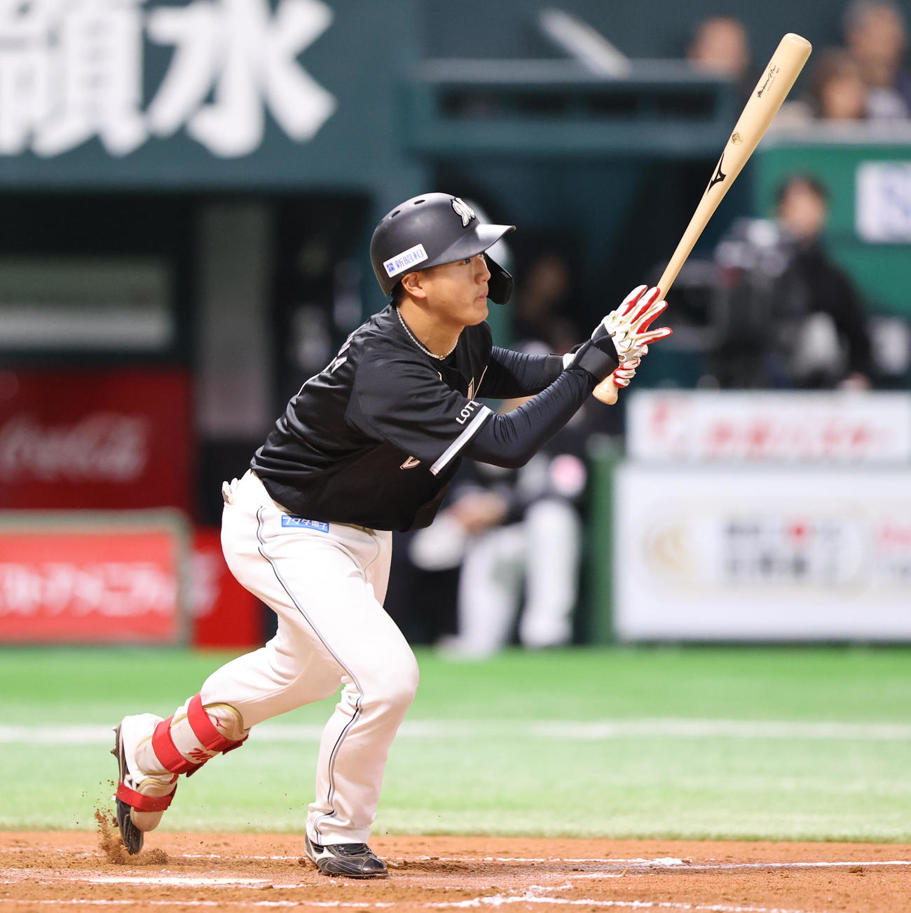 3月29日　ソフトバンク対ロッテ　4回表ロッテ無死、西川は中越え二塁打を放つ