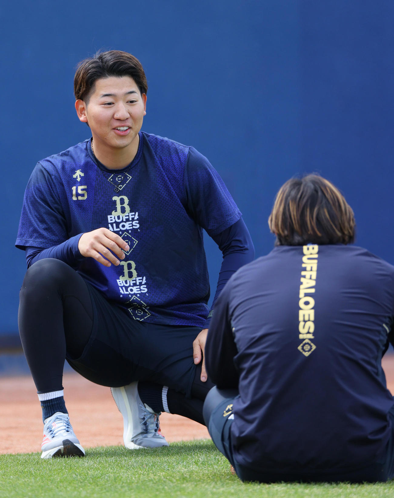 投手指名練習でリラックスした表情を見せるオリックス椋木（撮影・上山淳一）