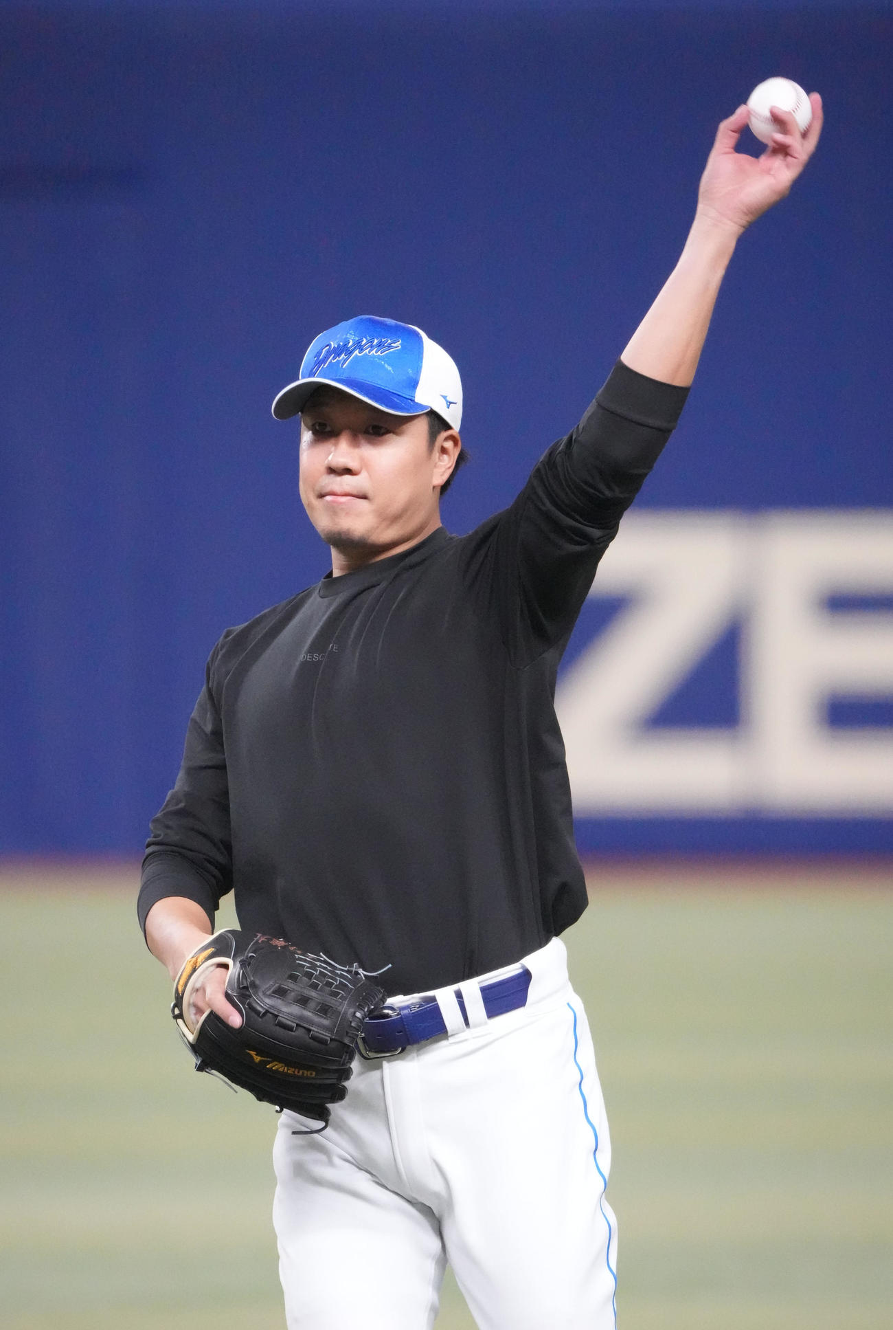 キャッチボールをする大野（撮影・森本幸一）