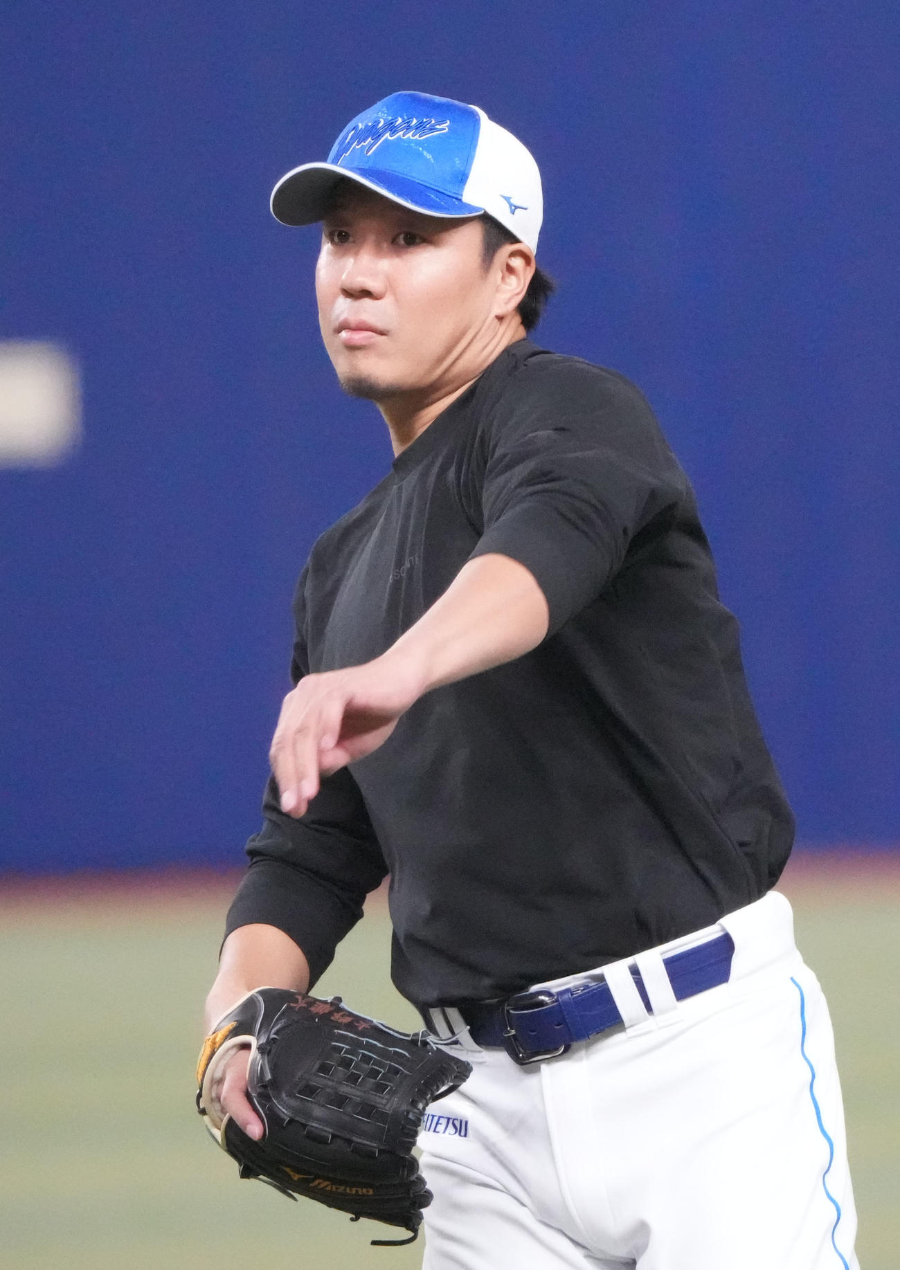 キャッチボールをする大野（撮影・森本幸一）