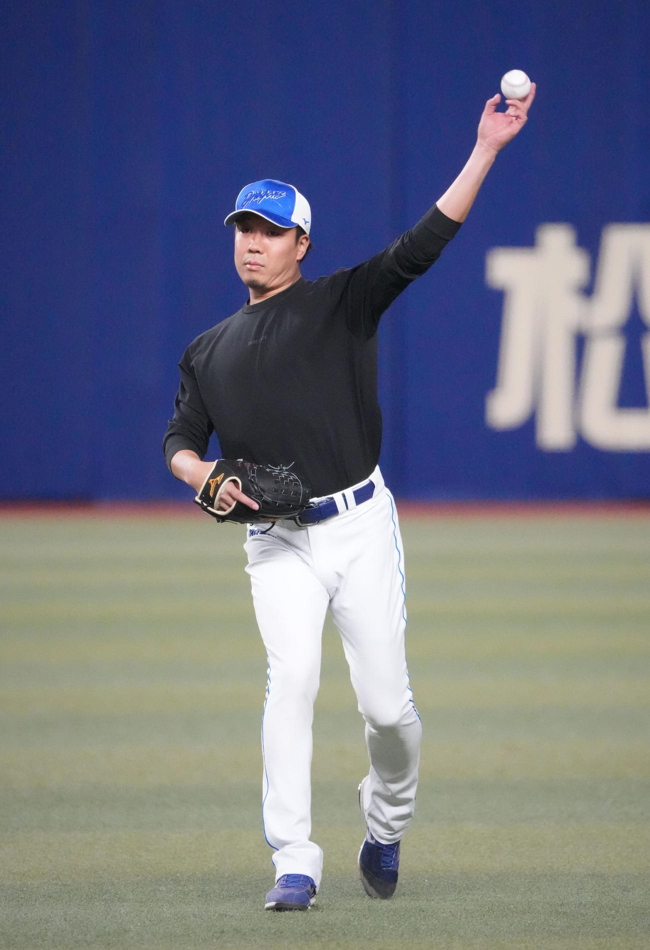 キャッチボールをする大野（撮影・森本幸一）