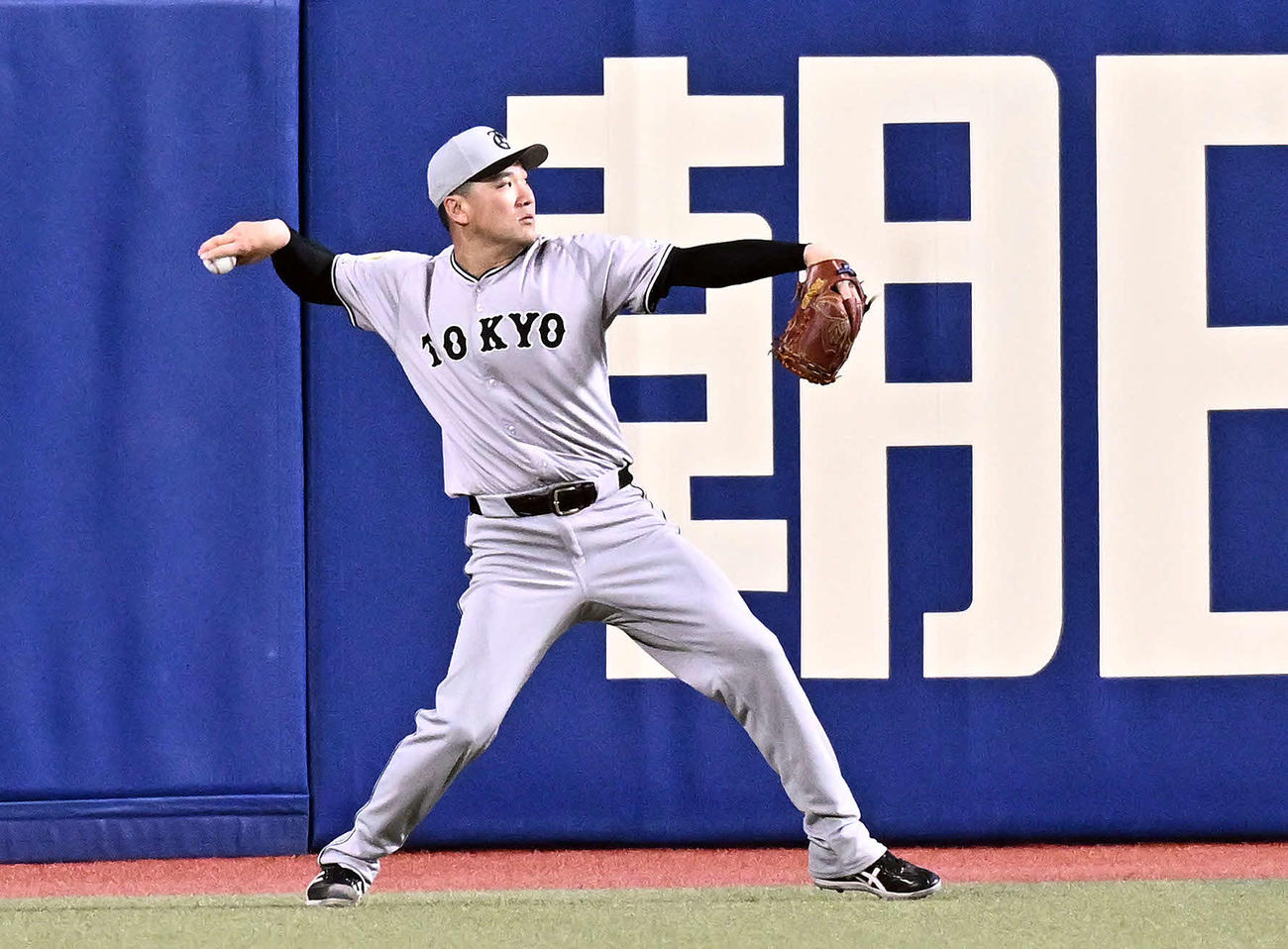 中日対巨人　試合前練習で調整する巨人田中将（撮影・滝沢徹郎）