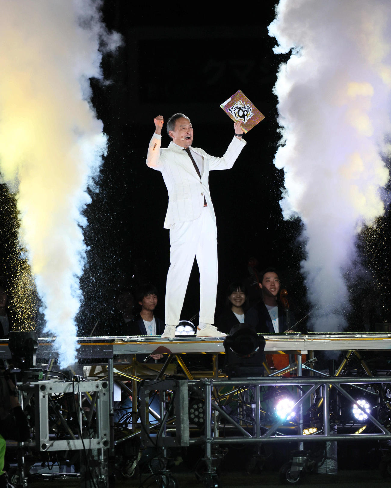 阪神対DeNA　開幕宣言する渡辺謙（撮影・宮崎幸一）