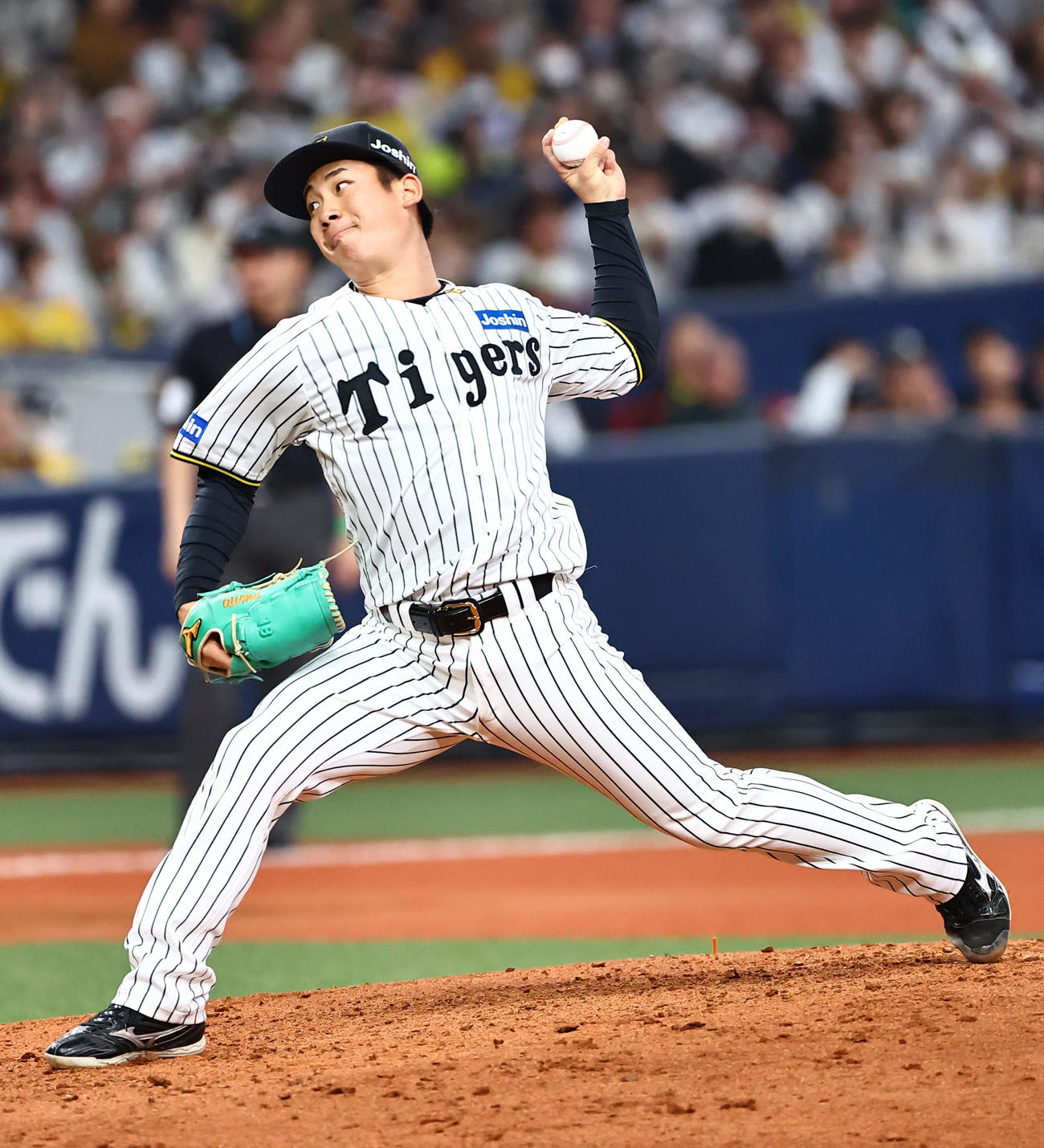 阪神対DeNA　阪神2番手の伊原（撮影・上田博志）