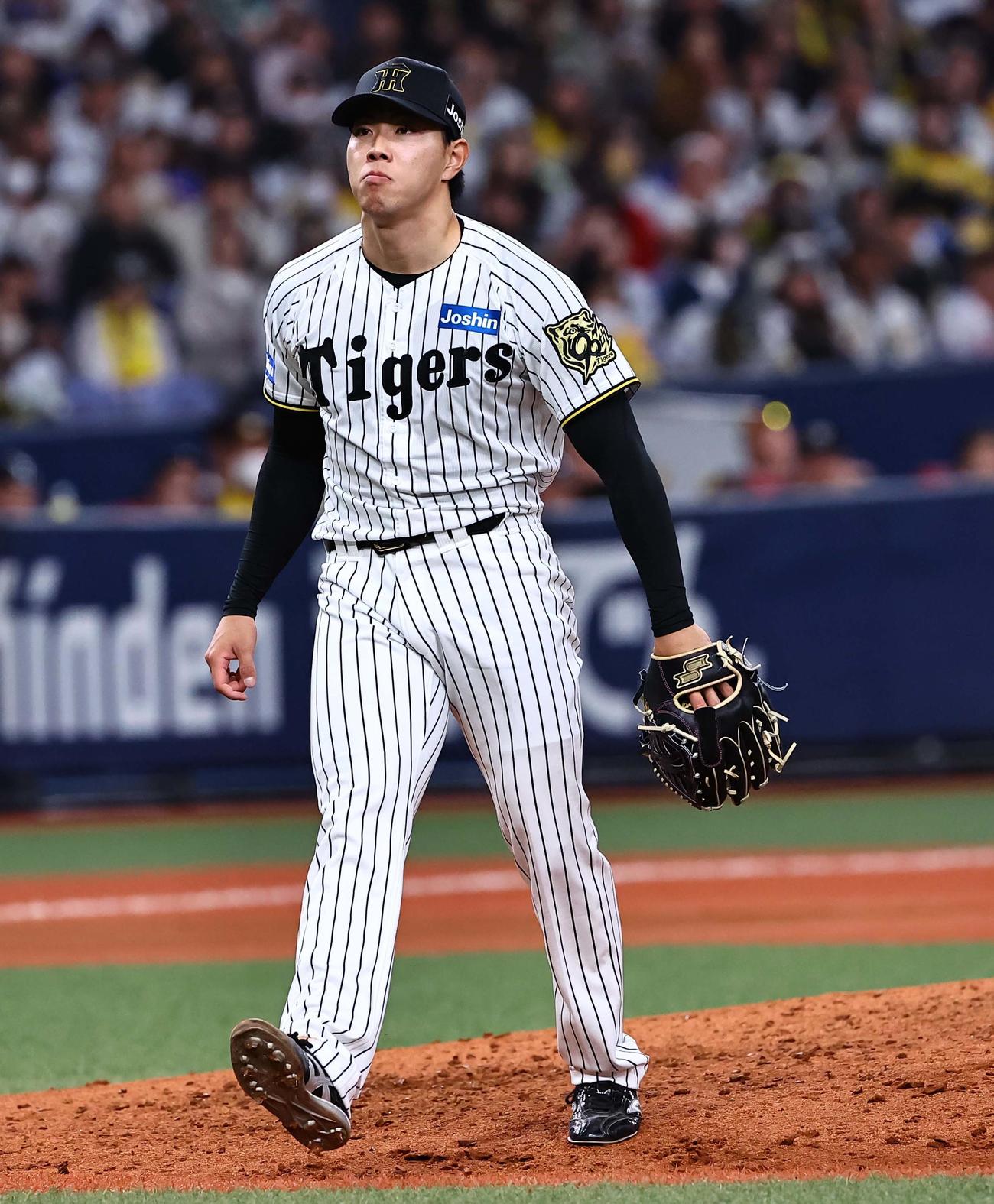阪神対DeNA 8回表DeNA2死、工藤は山本から三振を奪う（撮影・上田博志）