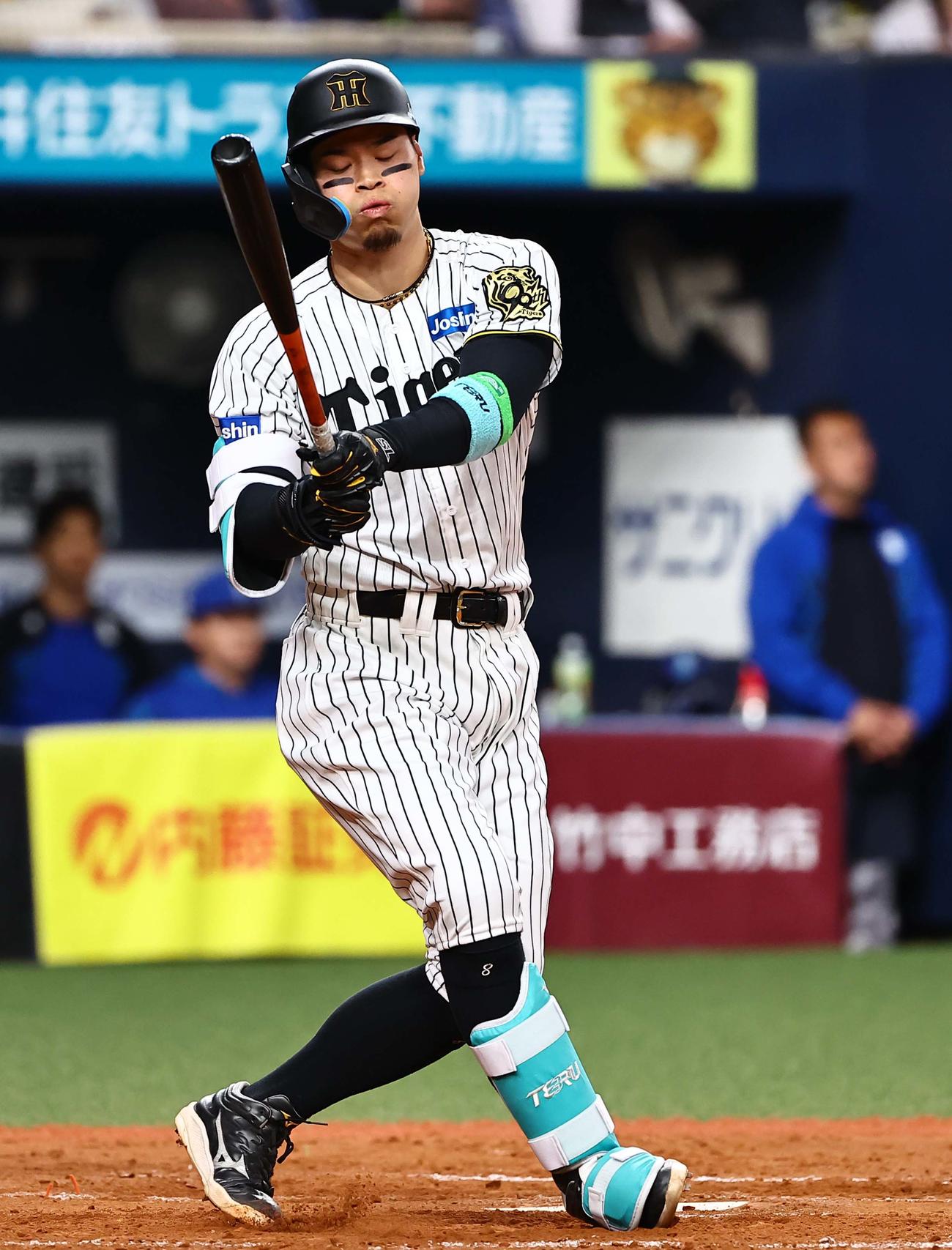 阪神対DeNA 5回裏阪神2死、佐藤輝は三振に倒れる（撮影・上田博志）