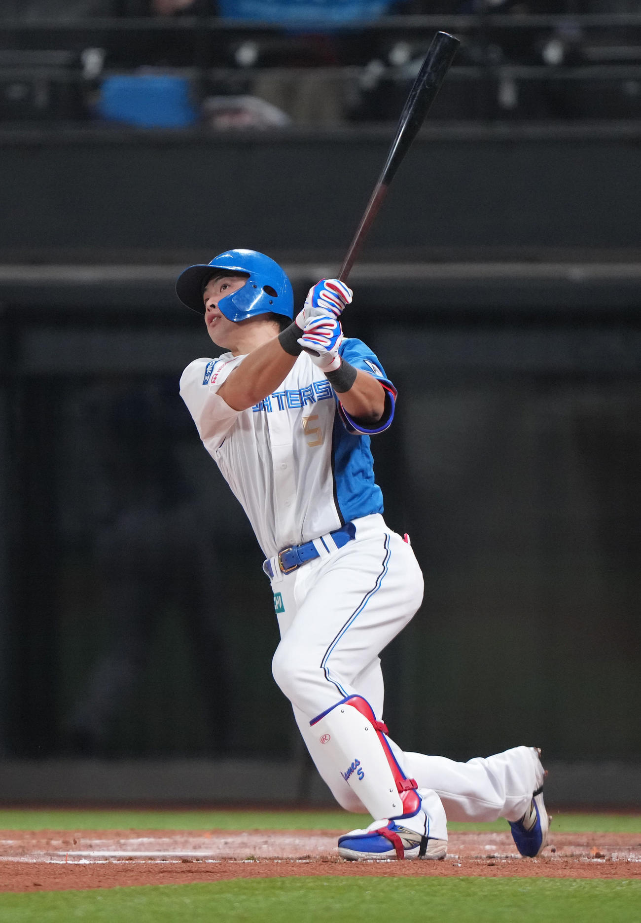 日本ハム対ソフトバンク　2回裏日本ハム無死、野村は左越え本塁打を放つ（撮影・足立雅史）