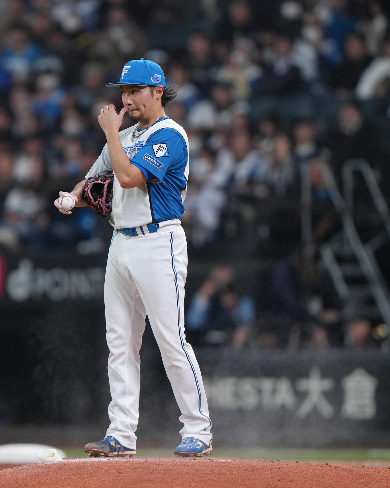 日本ハム対ソフトバンク　2回表ソフトバンク2死二塁、周東に適時二塁打を浴びた伊藤（撮影・足立雅史）