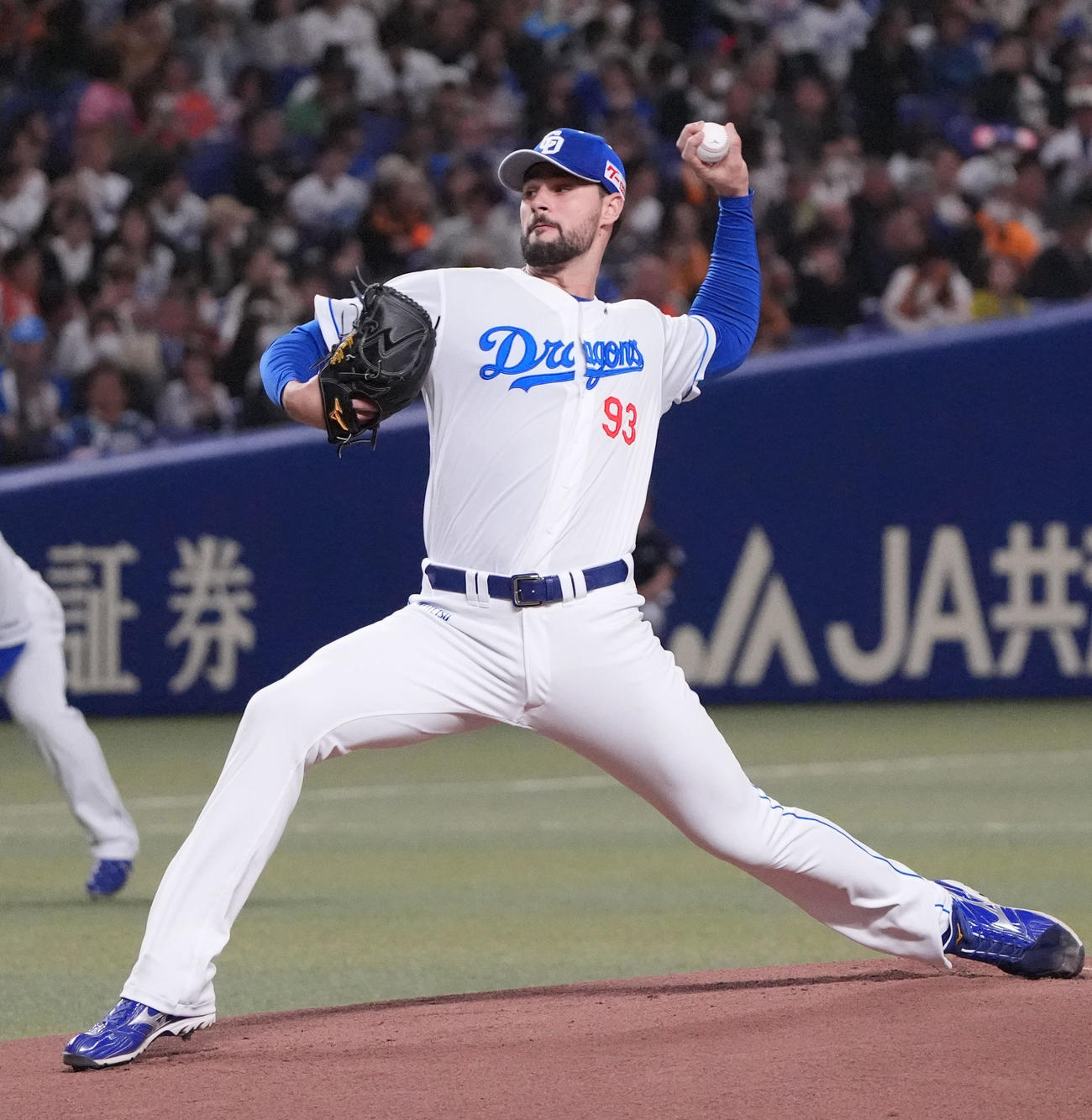 中日対巨人　1回表、登板する中日先発のマラー（撮影・森本幸一）