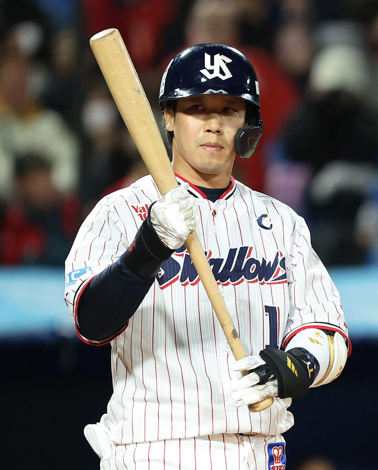 ヤクルト対広島　8回裏ヤクルト無死満塁、打席に向かう山田（撮影・河田真司）