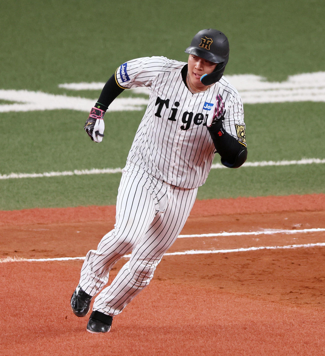 阪神対DeNA 7回裏阪神2死一、二塁、大山は右越え適時2点三塁打を放つ（撮影・加藤哉）
