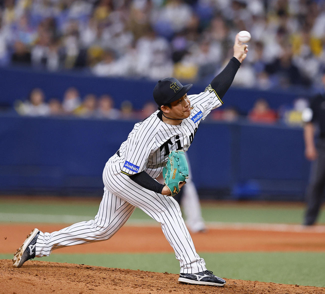 阪神対DeNA 11回、7番手で登板した阪神伊原（撮影・藤尾明華）