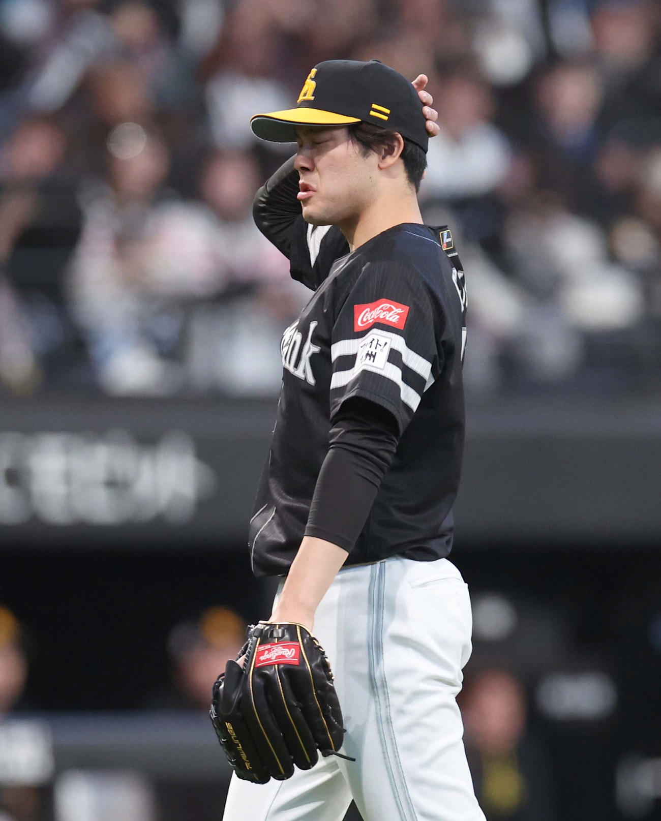 日本ハム対ソフトバンク　7回裏日本ハム無死、吉田に右越え本塁打を浴びる藤井（撮影・黒川智章）