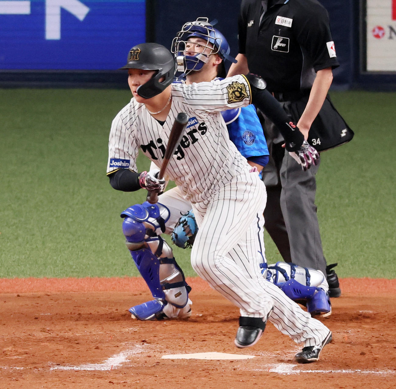 阪神対DeNA 7回裏阪神2死一、二塁、大山は右越え適時2点三塁打を放つ（撮影・加藤哉）