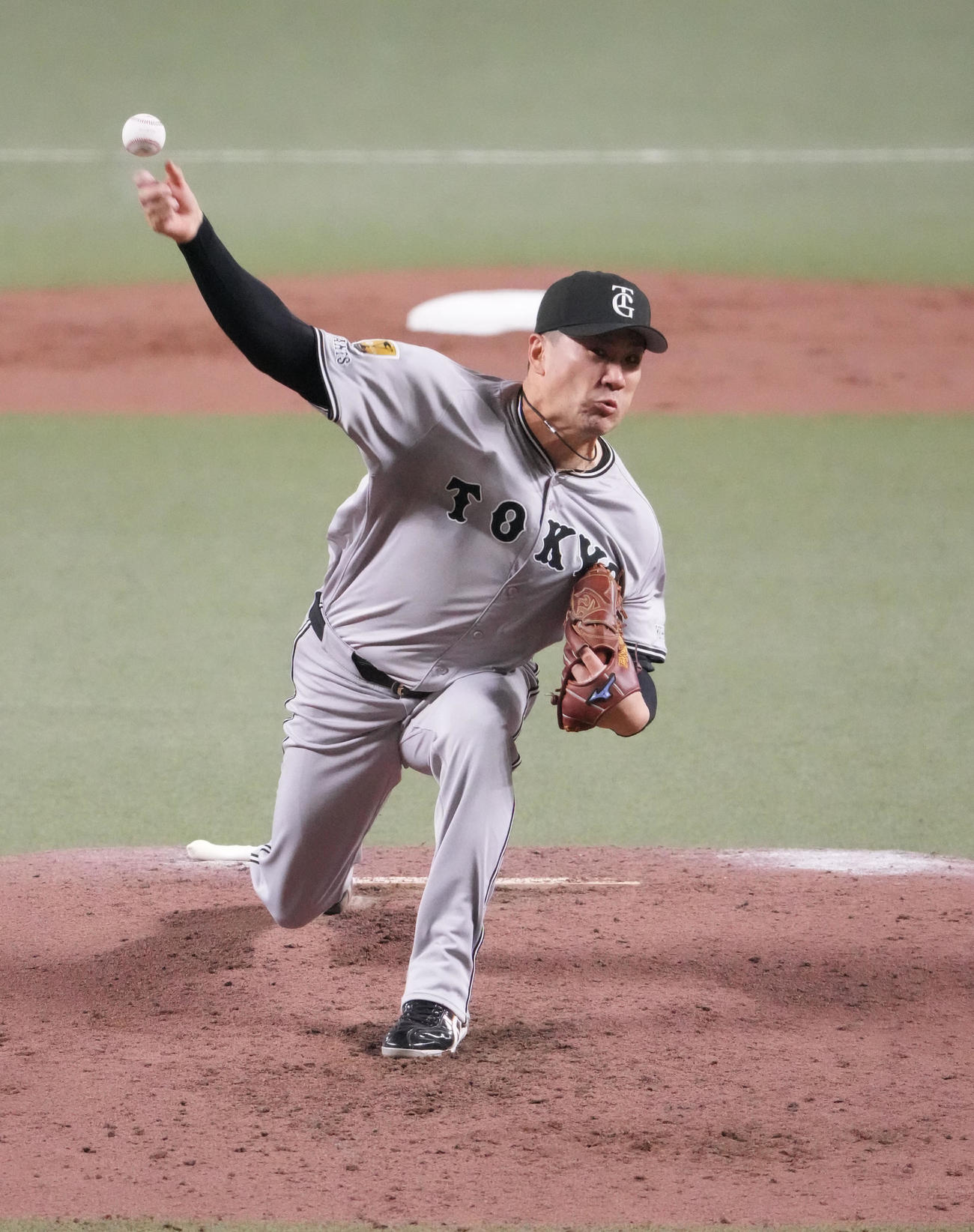 中日対巨人　2回裏、力投する巨人先発の田中将（撮影・森本幸一）