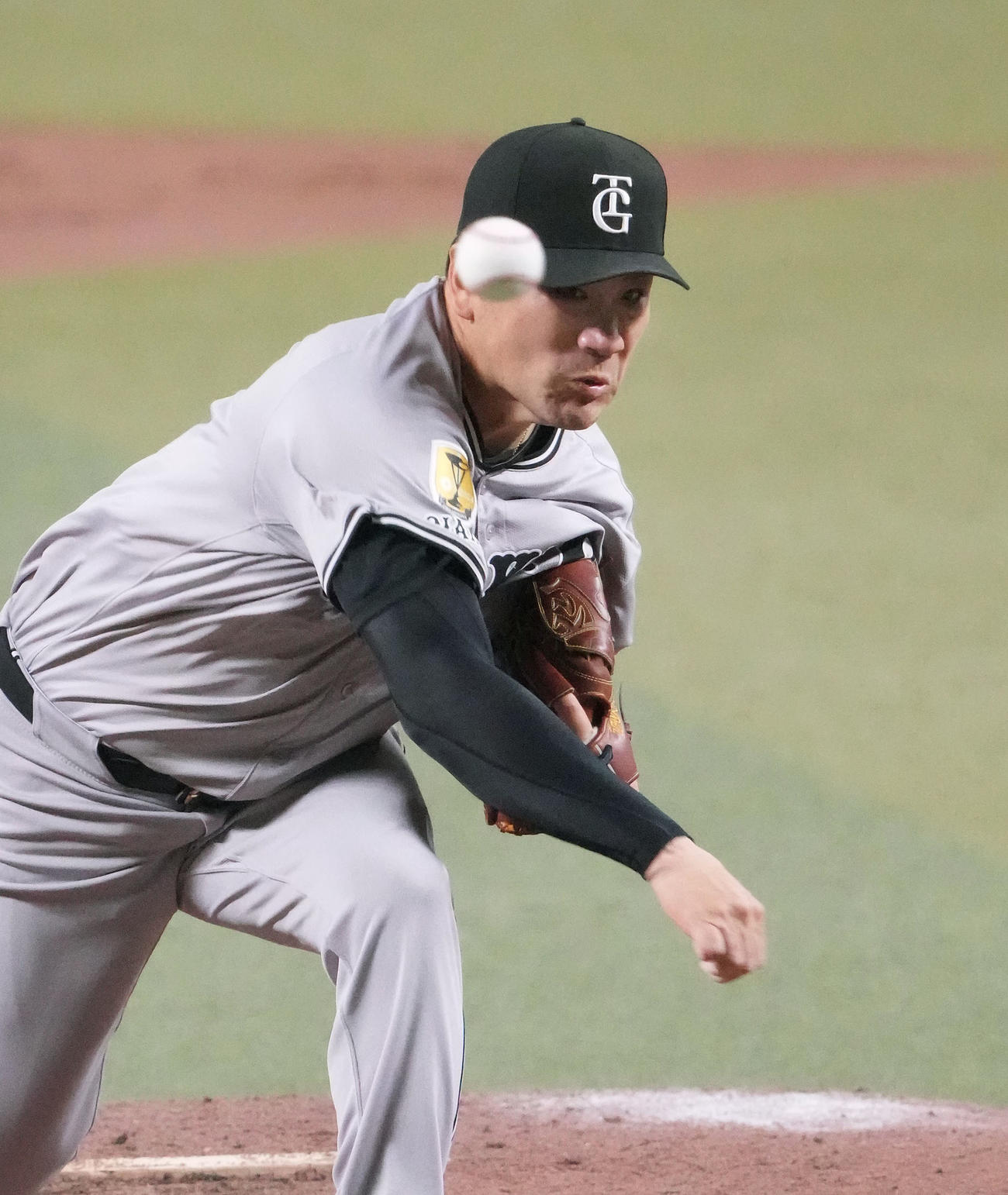 中日対巨人　2回裏、力投する巨人先発の田中将（撮影・森本幸一）