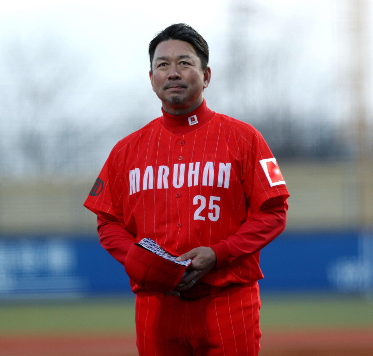 東北福祉大対マルハン北日本カンパニー　試合後にあいさつするマルハン北日本カンパニー館山監督（撮影・木村有優）