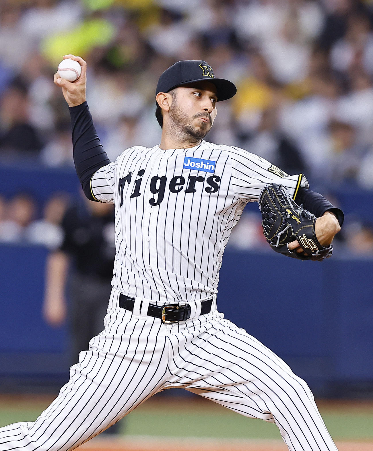 阪神対DeNA 9回4番手で登板する阪神ゲラ（撮影・藤尾明華）