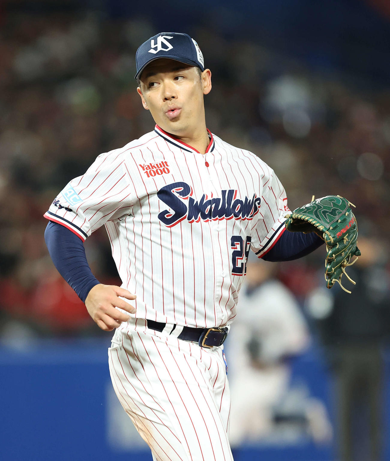 ヤクルト対広島　5回表を抑える小川（撮影・河田真司）