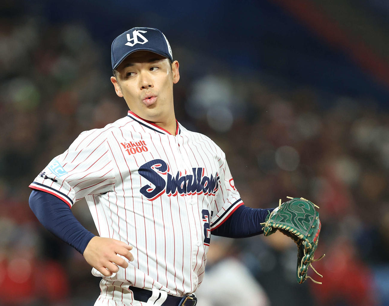 ヤクルト対広島　5回表を抑える小川（撮影・河田真司）