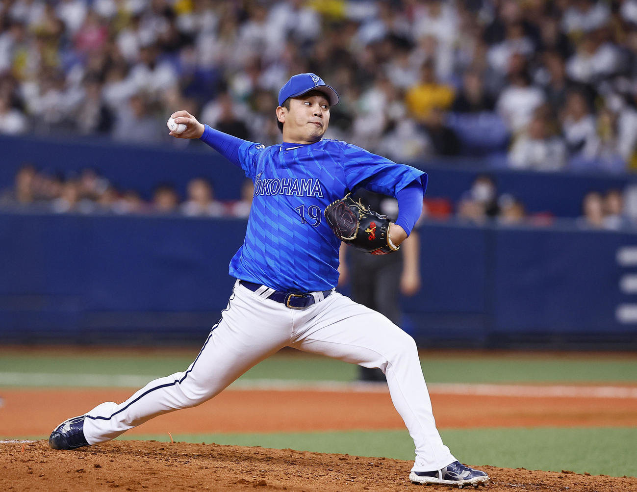 阪神対DeNA 9回に登板したDeNA山崎（撮影・藤尾明華）