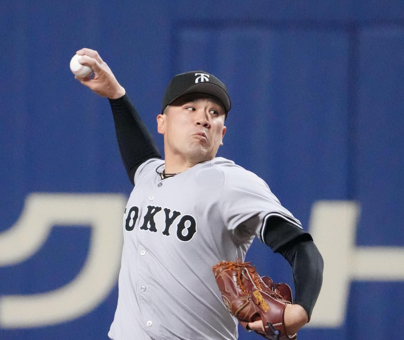 中日対巨人　1回裏、登板する巨人先発の田中将（撮影・森本幸一）