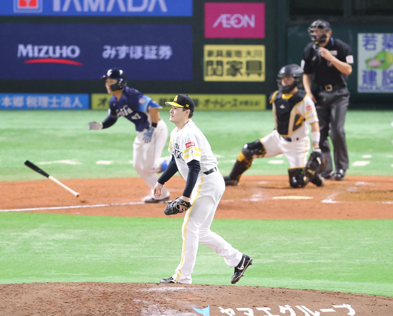 ソフトバンク対西武　4回表西武無死満塁、有原は野村大に右後えに先制となる2点適時二塁打を浴びる（撮影・梅根麻紀）