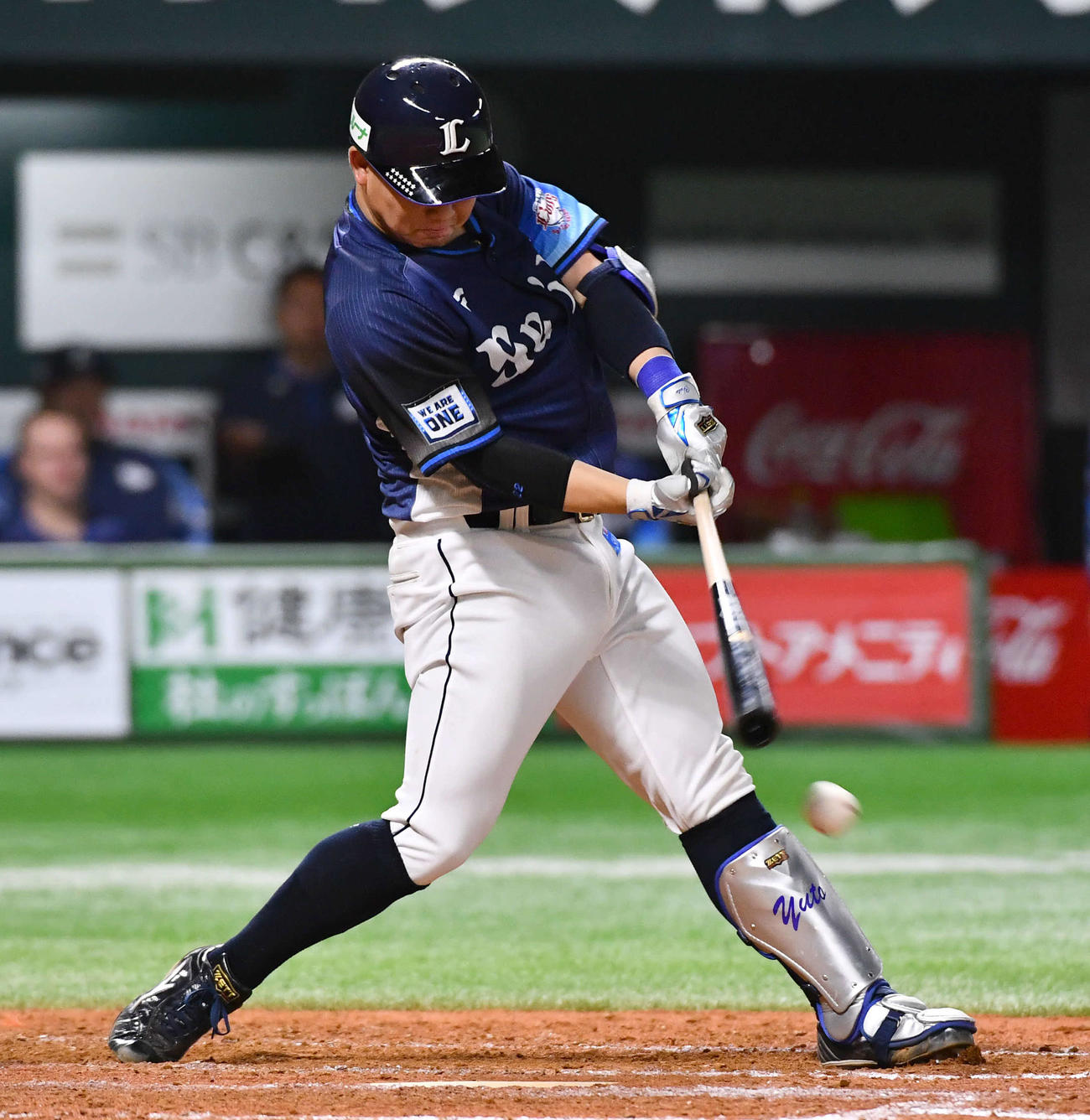 ソフトバンク対西武　4回表西武1死二塁、古賀悠は三塁内野安打を放つ（撮影・岩下翔太）