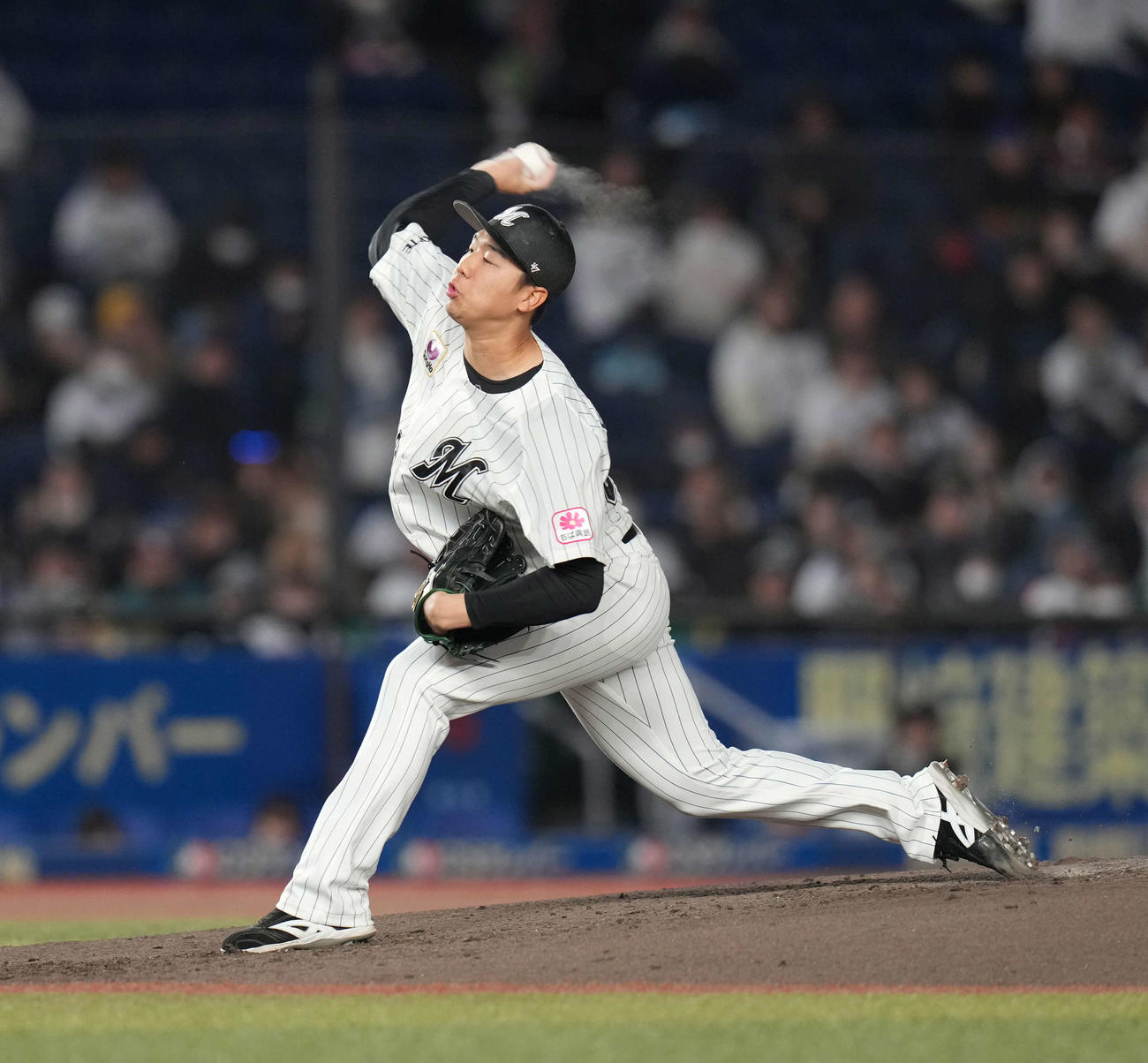 ロッテ対楽天　力投するロッテ木村（撮影・井上学）