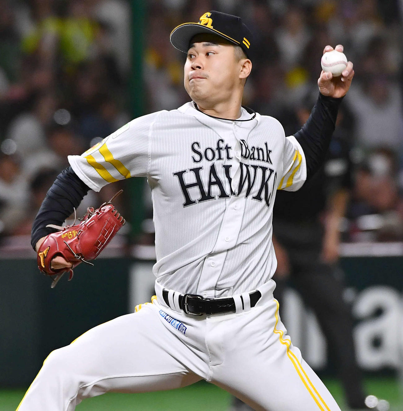 ソフトバンク対西武　4回表西武1死一、二塁から登板した、ソフトバンク2番手の松本晴（撮影・岩下翔太）