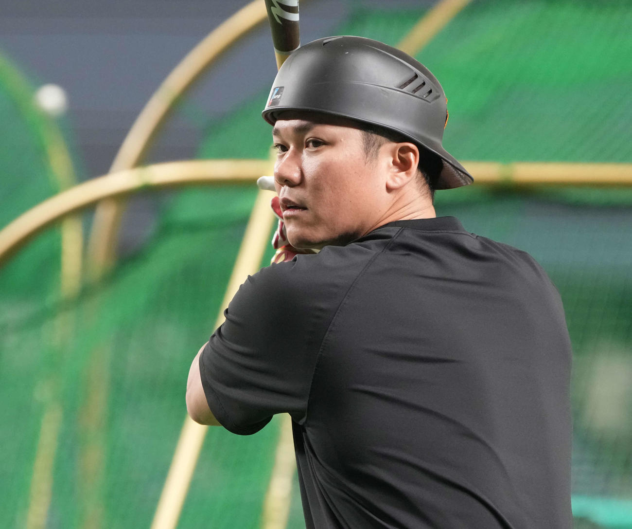 巨人対阪神　試合前の練習に臨む巨人坂本（撮影・小沢裕）