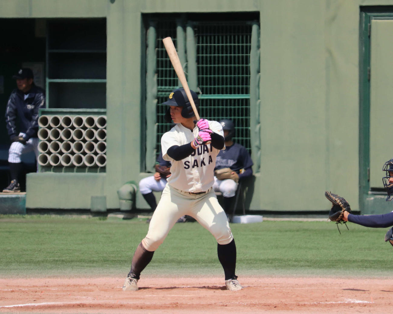 大商大対大院大　公式戦デビュー戦で初安打をマークした、大商大新入生の権田（撮影・中島麗）