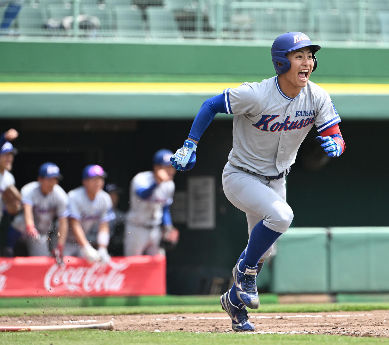 関西国際大対天理大　9回表関西国際大2死一、三塁、決勝の右前適時打を放つ田中（撮影・和賀正仁）