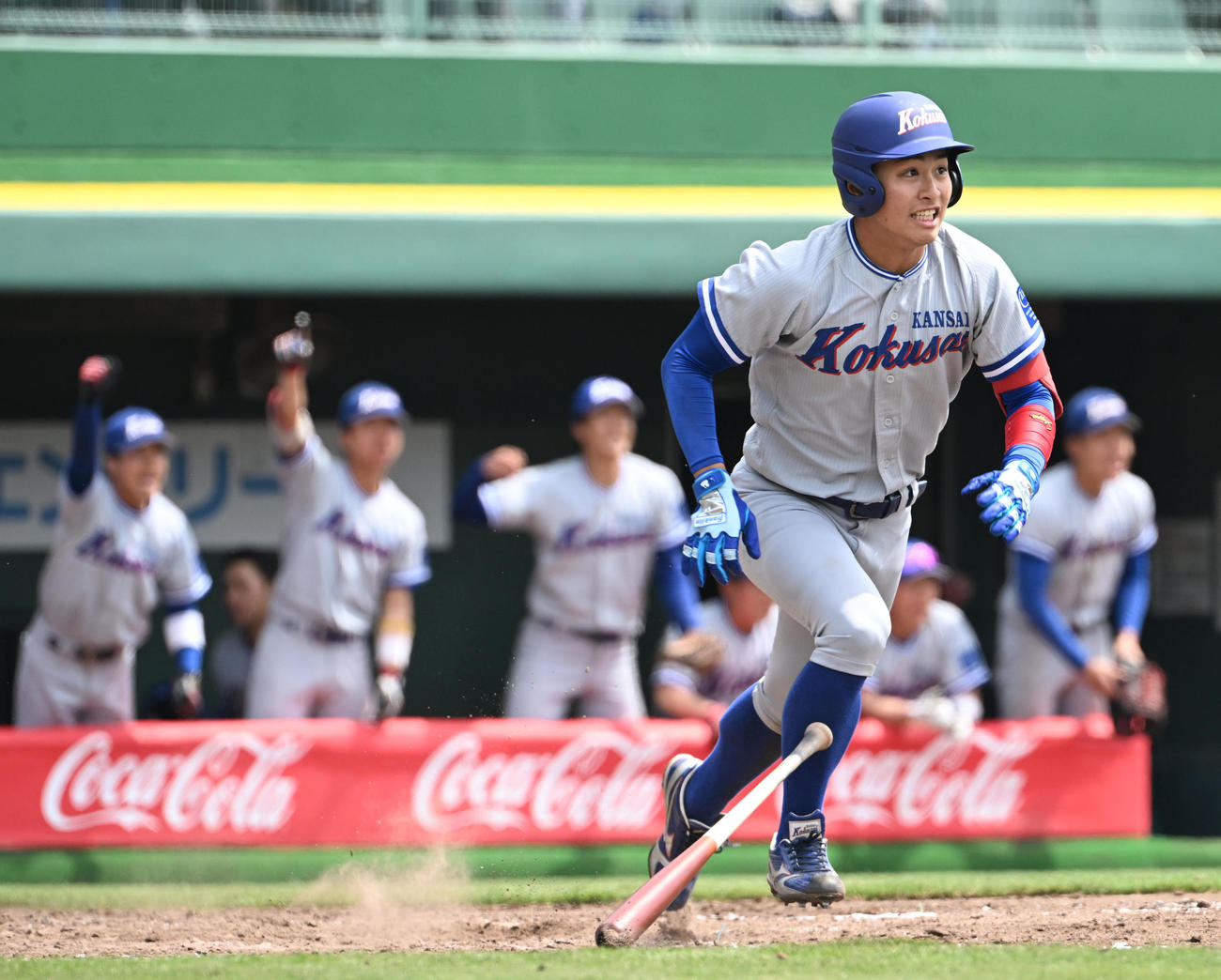 関西国際大対天理大　9回表関西国際大2死一、三塁、決勝の右前適時打を放つ田中（撮影・和賀正仁）