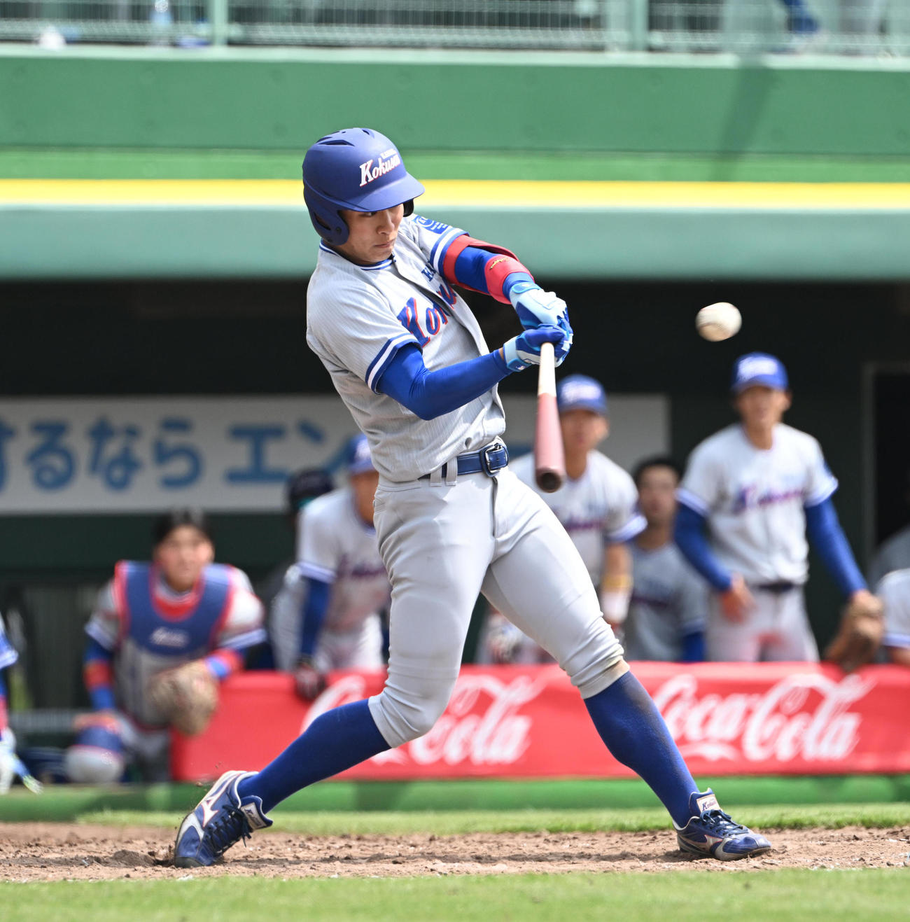 関西国際大対天理大　9回表関西国際大2死一、三塁、決勝の右前適時打を放つ田中（撮影・和賀正仁）