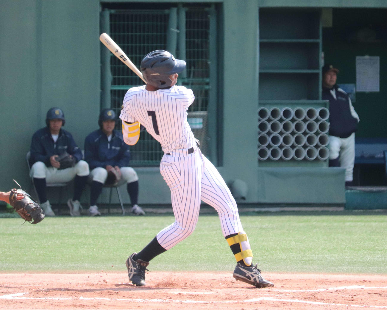 大商大対大院大　1打席目に今季初安打が飛び出した大院大のエドポロ・ケイン（撮影・中島麗）