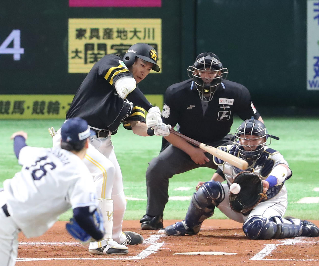 ソフトバンク対西武　1回裏ソフトバンク1死二塁、柳田は空振り三振（撮影・梅根麻紀）