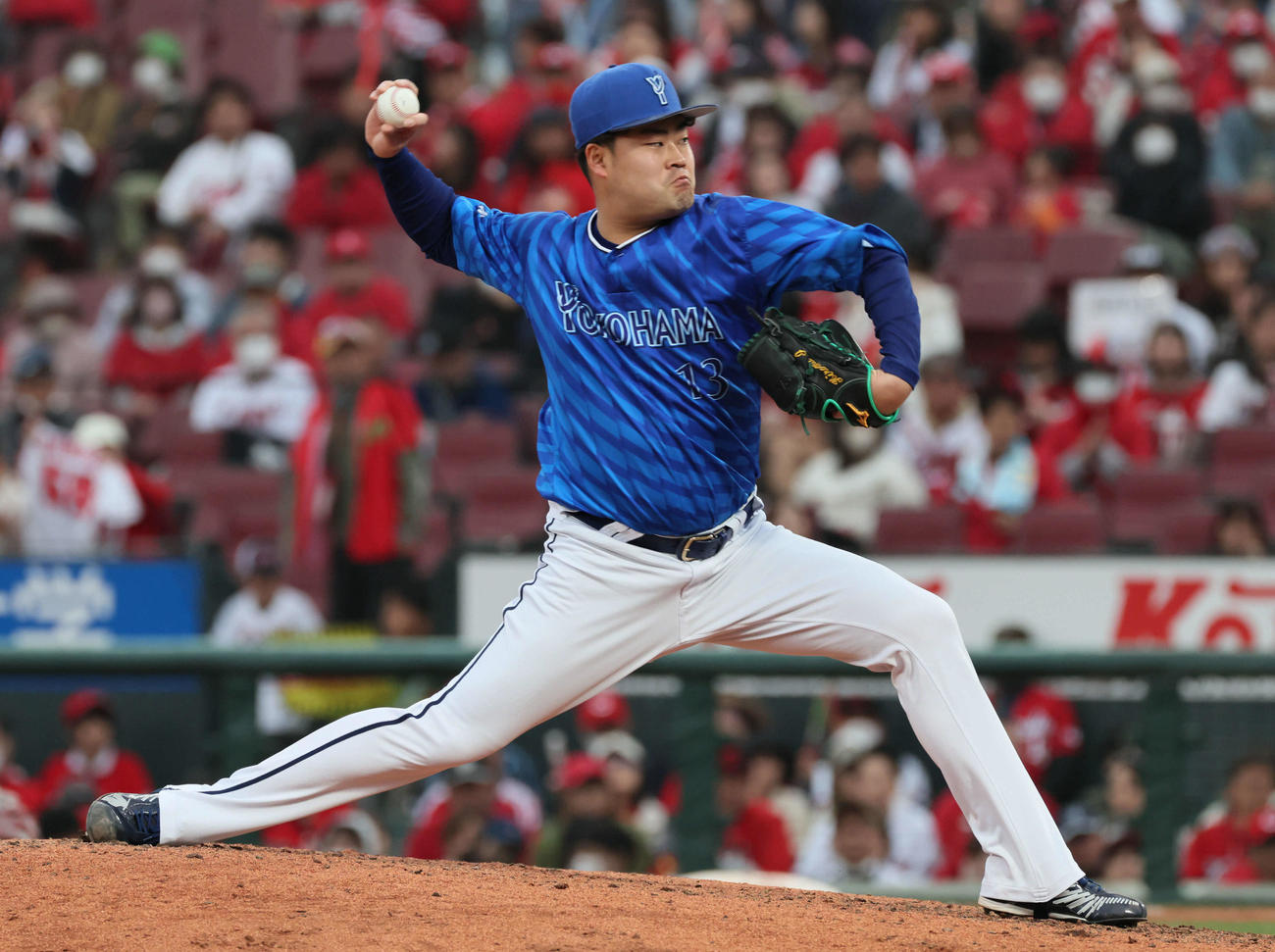 広島対DeNA 10回裏広島、DeNA4番手の伊勢（撮影・加藤孝規）