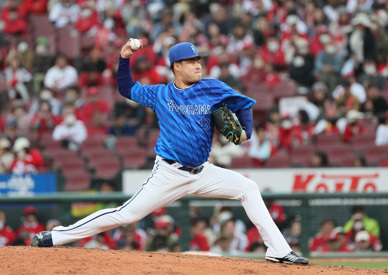 広島対DeNA 10回裏広島、DeNA4番手の伊勢（撮影・加藤孝規）
