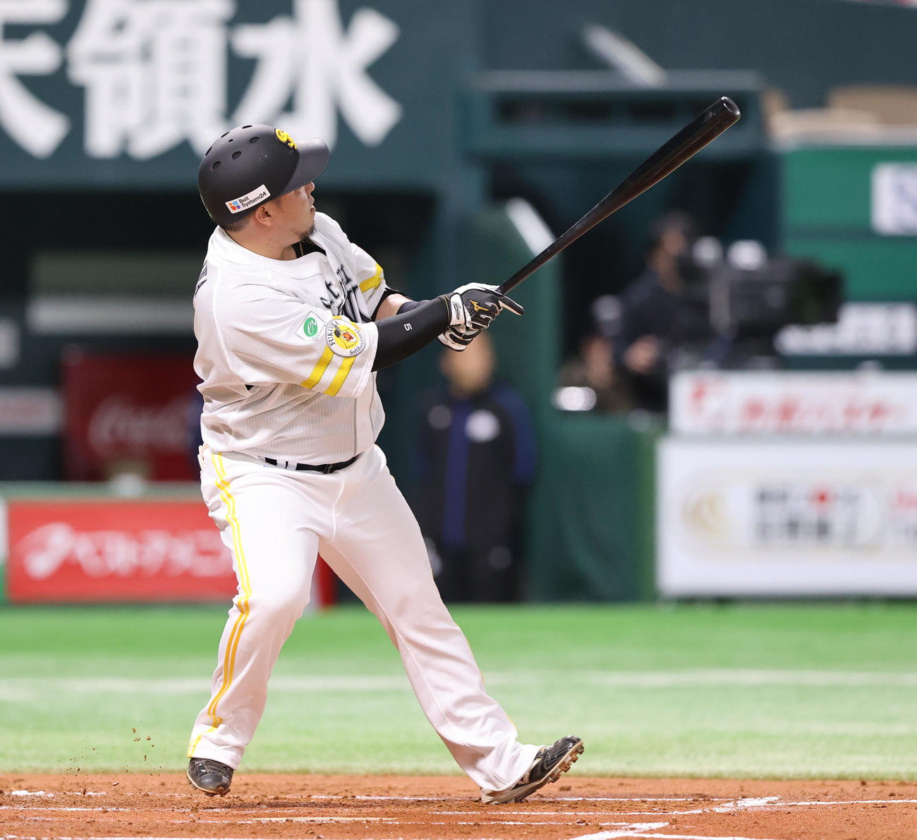 ソフトバンク対西武　1回裏ソフトバンク2死一塁、山川は左越えに先制となる2点本塁打を放つ（撮影・梅根麻紀）