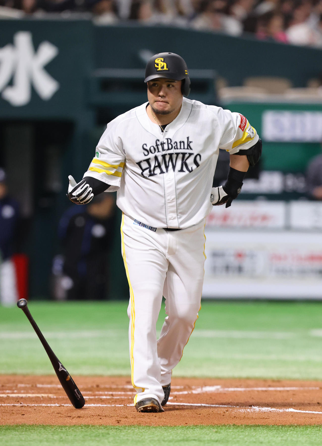 ソフトバンク対西武　1回裏ソフトバンク2死一塁、山川は左越えに先制となる2点本塁打を放つ（撮影・梅根麻紀）