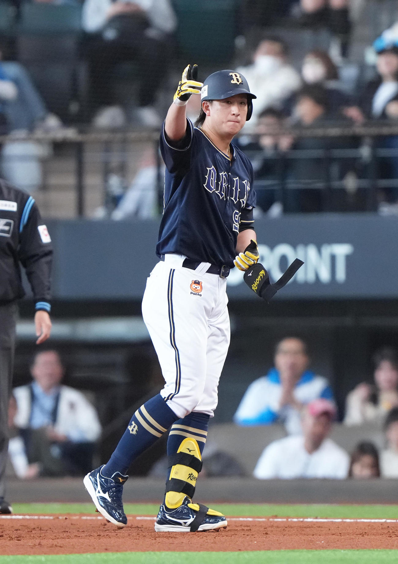 日本ハム対オリックス　2回表オリックス無死、杉本は左前打を放つ（撮影・足立雅史）