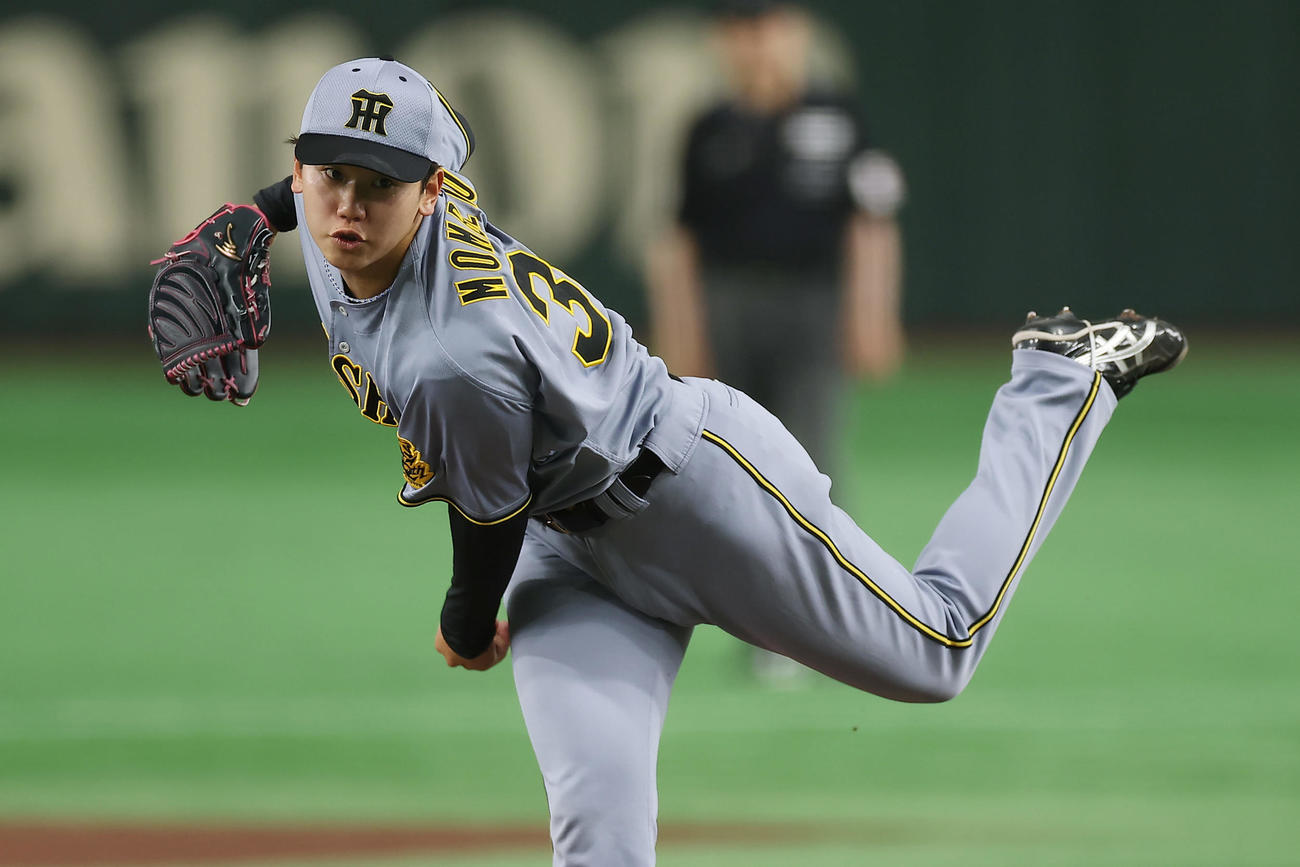 巨人対阪神　力投する阪神先発の門別（撮影・前田充）