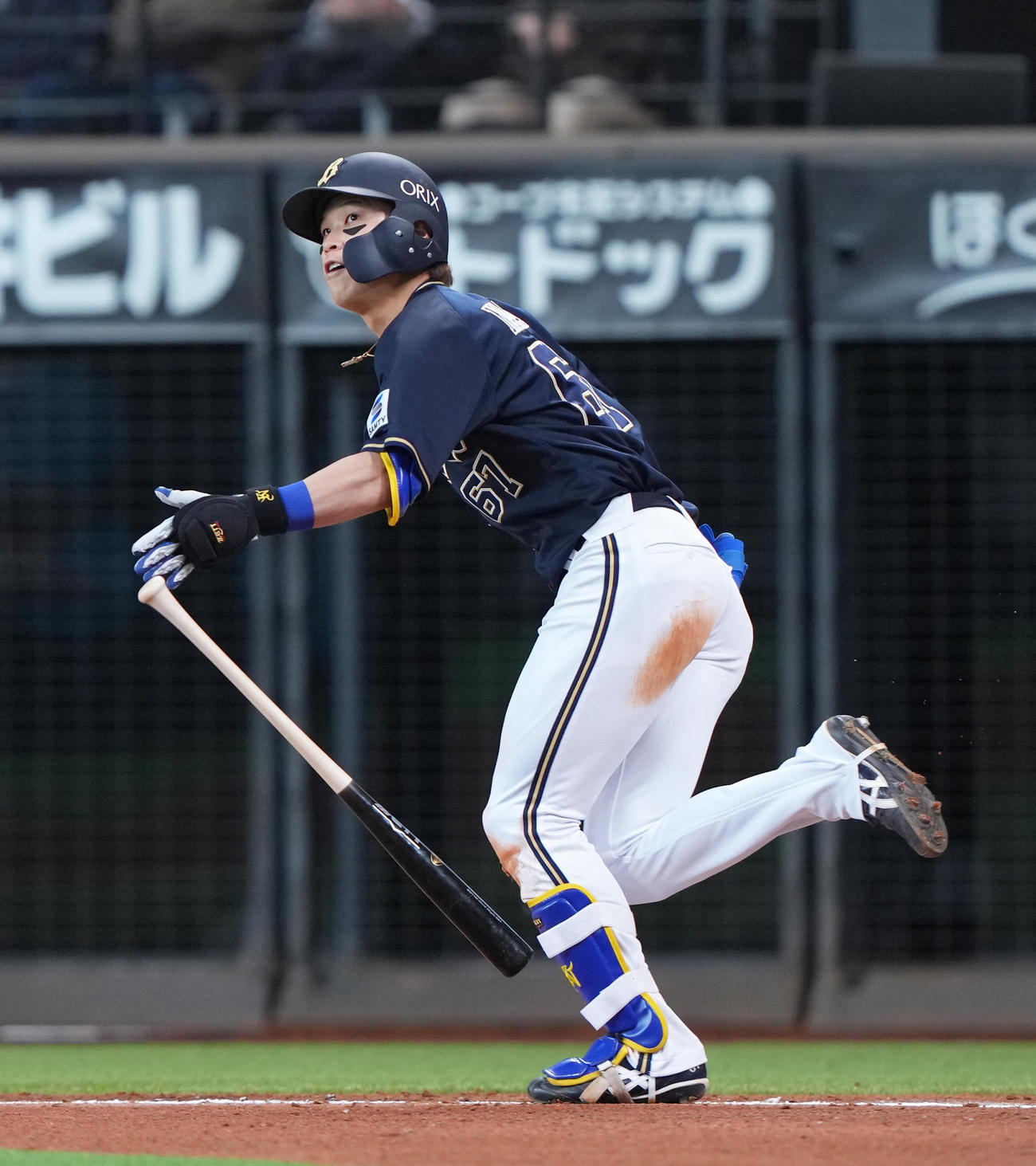 日本ハム対オリックス　6回表オリックス2死一、二塁、中川は左越え3点本塁打を放つ（撮影・足立雅史）