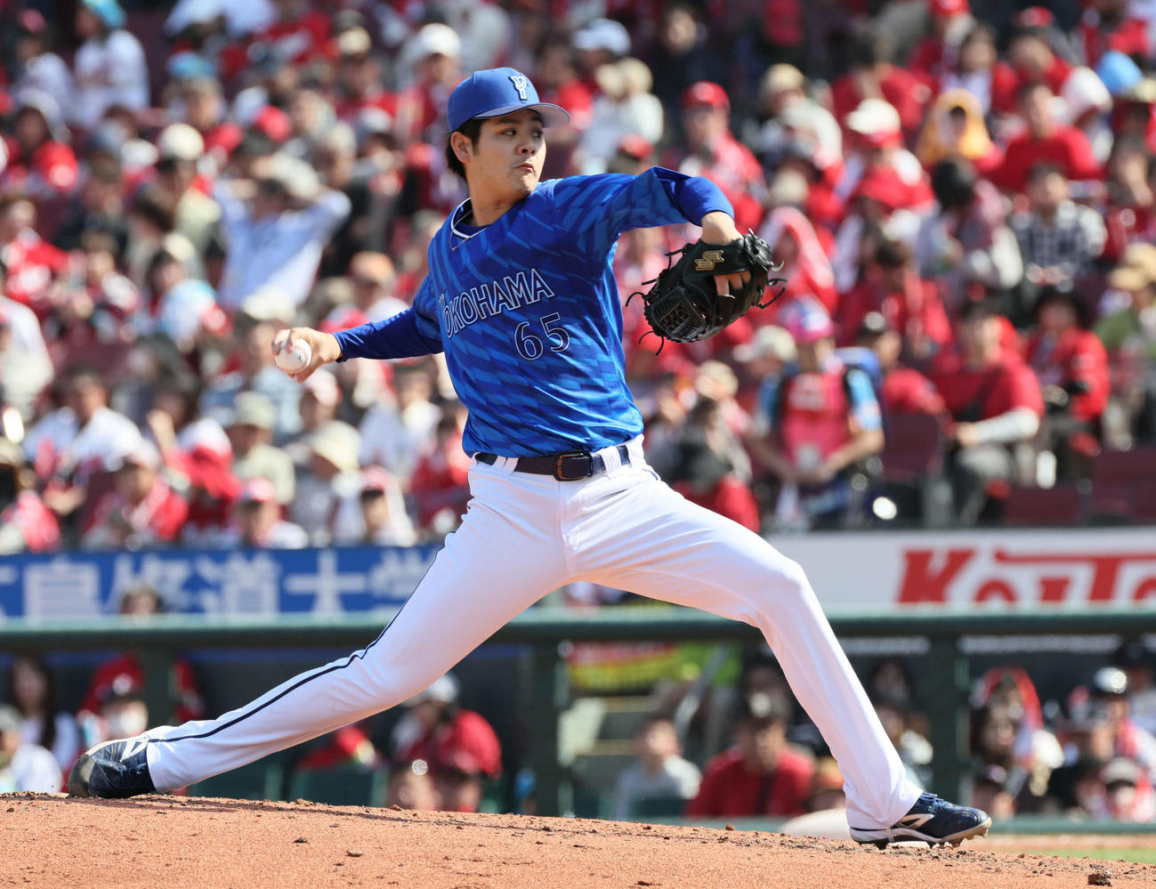 広島対DeNA 5回裏広島、DeNA3番手の宮城（撮影・加藤孝規）
