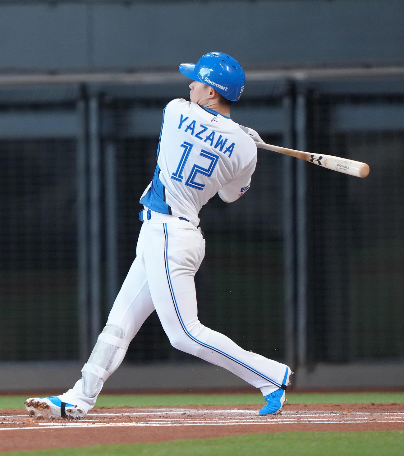 日本ハム対オリックス　1回裏日本ハム1死、矢沢は右越え本塁打を放つ（撮影・足立雅史）