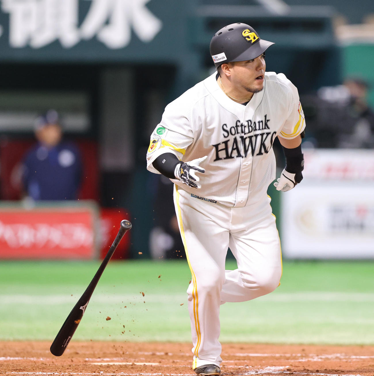 ソフトバンク対西武　3回裏ソフトバンク2死二、三塁、山川は右越えに2点適時打を放つ（撮影・梅根麻紀）