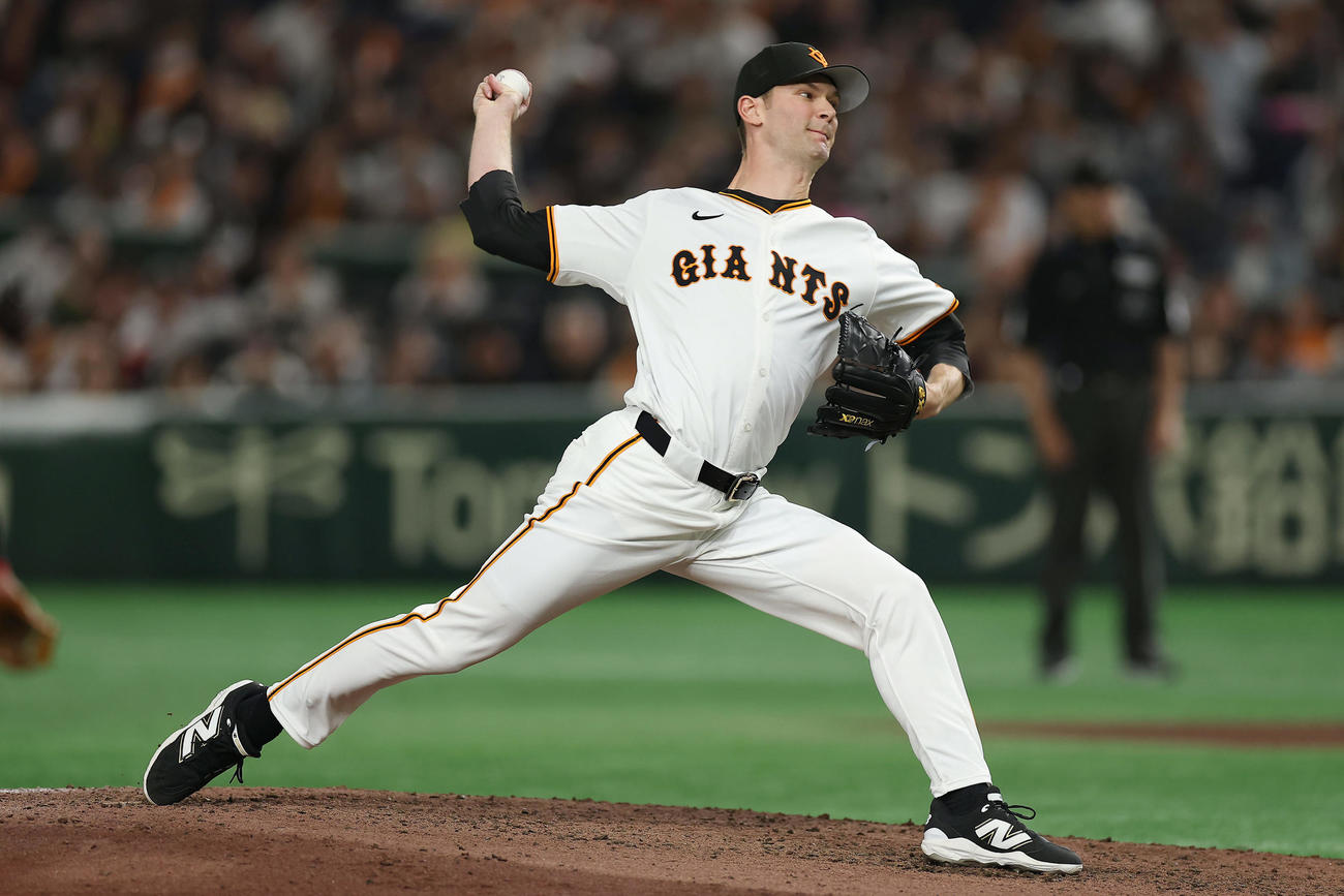 巨人対阪神　力投する巨人4番手のケラー（撮影・前田充）